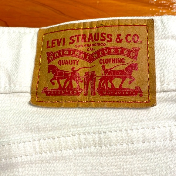 Levi Strauss Waist Size 33 White Mid-Rise Skinny Jeans - Picture 9 of 9